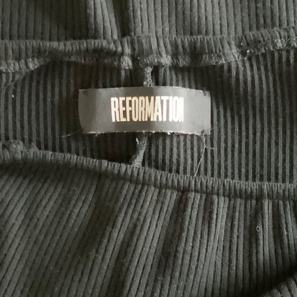 Reformation Black Off the Shoulder Slim Fit Minimalist Sweater Top Size Medium - Picture 5 of 8